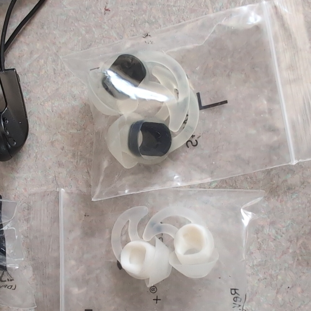 Electronic Items - Picture 14 of 17